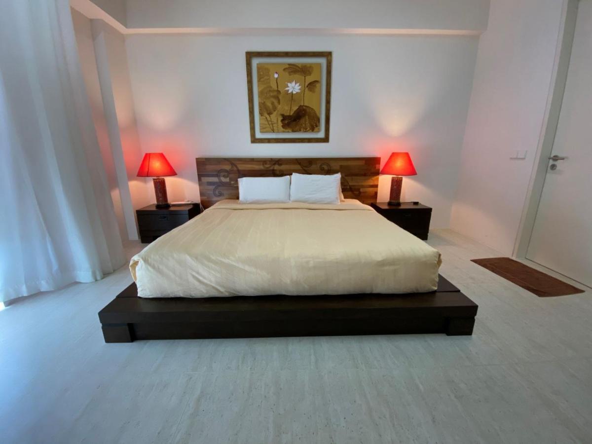 By The Sea@ Cozy Beachfront Home Batu Feringgi Exterior foto