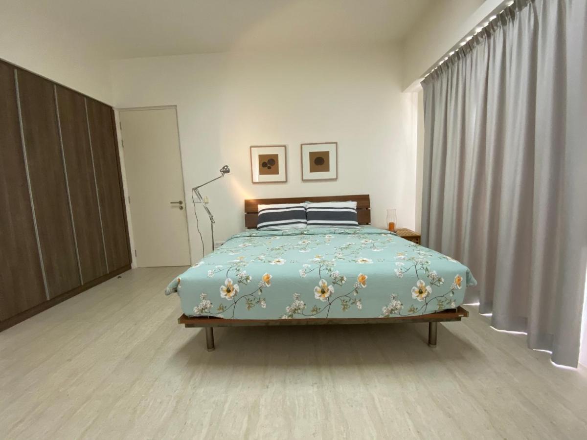 By The Sea@ Cozy Beachfront Home Batu Feringgi Exterior foto
