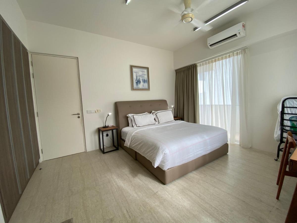 By The Sea@ Cozy Beachfront Home Batu Feringgi Exterior foto