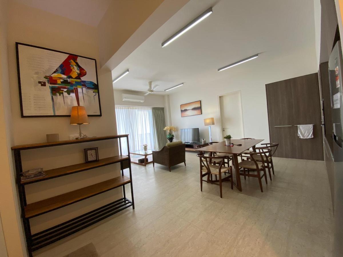 By The Sea@ Cozy Beachfront Home Batu Feringgi Exterior foto