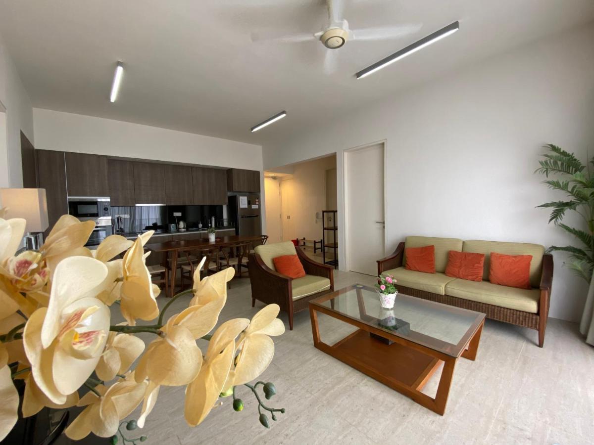 By The Sea@ Cozy Beachfront Home Batu Feringgi Exterior foto