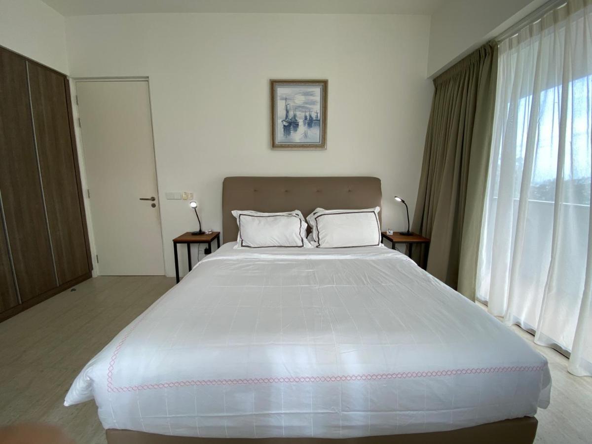 By The Sea@ Cozy Beachfront Home Batu Feringgi Exterior foto
