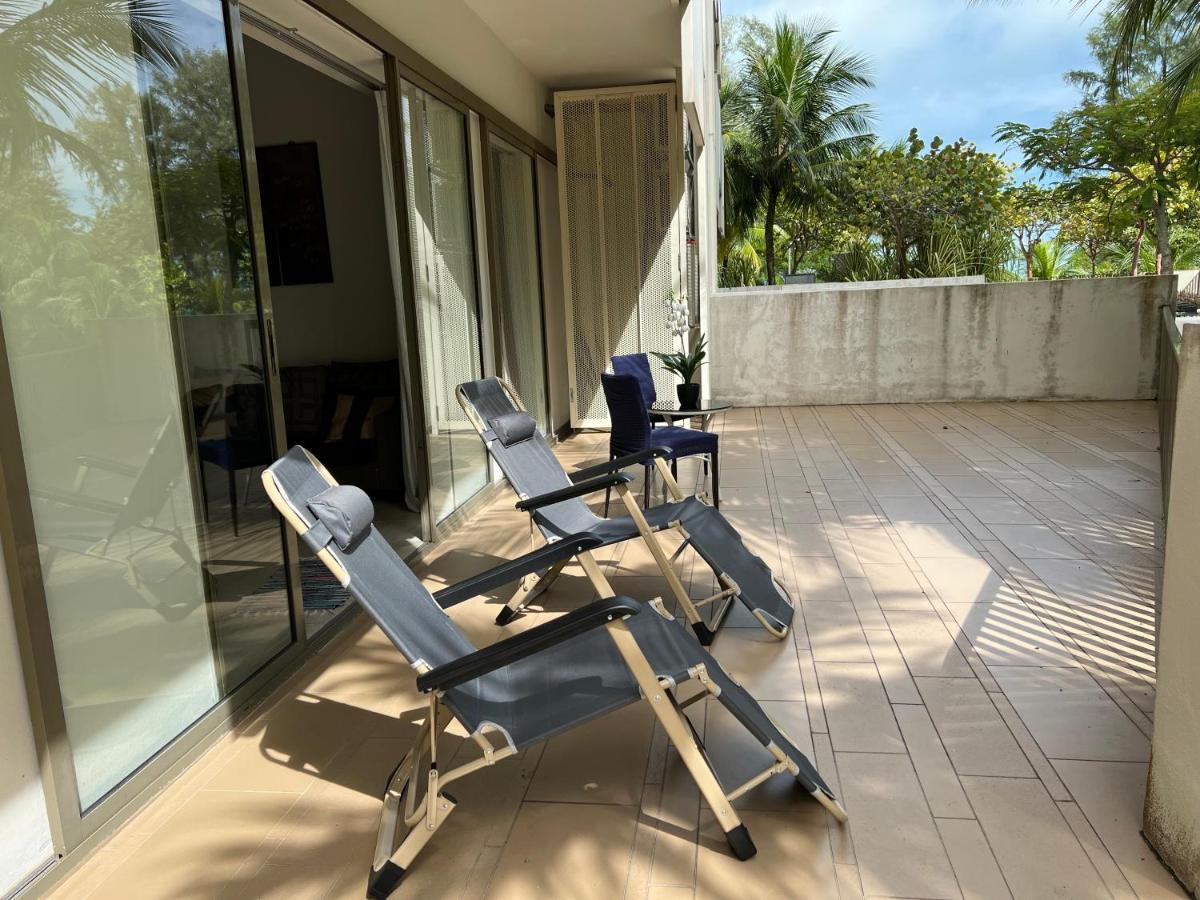 By The Sea@ Cozy Beachfront Home Batu Feringgi Exterior foto